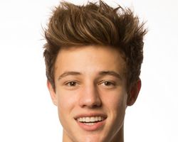 WHAT IS THE ZODIAC SIGN OF CAMERON DALLAS?